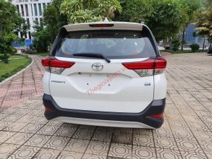 Đuôi xe Toyota Rush