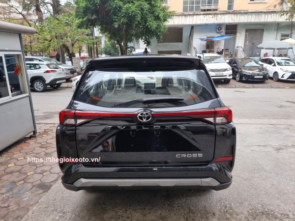 đuôi xe toyota veloz 2022