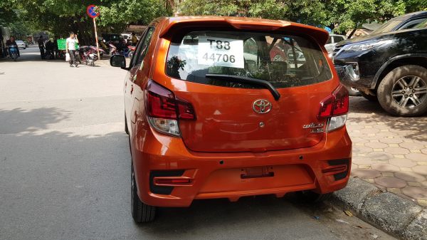 đuôi xe toyota wigo