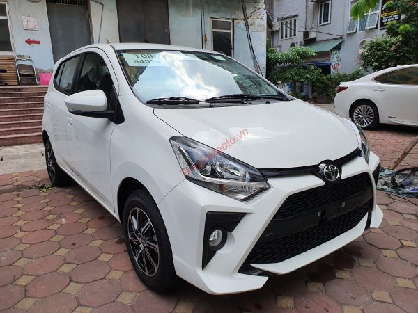 Phần đầu xe Wigo màu trắng