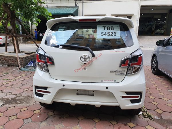 đuôi xe toyota wigo 2022