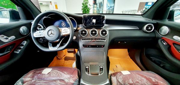 nội thất mercedes GLC 300 2021