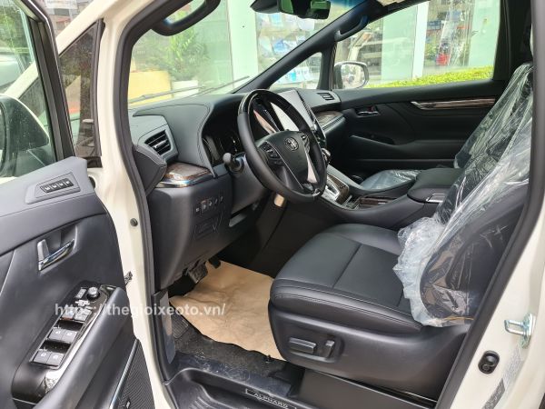 ghế lái Toyota Alphard 2022