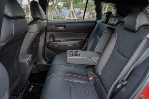 Hàng ghế thứ 2 trên Corolla Cross 2023