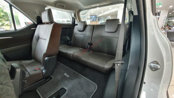 Hàng ghế thứ 3 trên Fortuner 2020