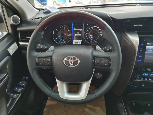 Vô lăng Toyota Fortuner