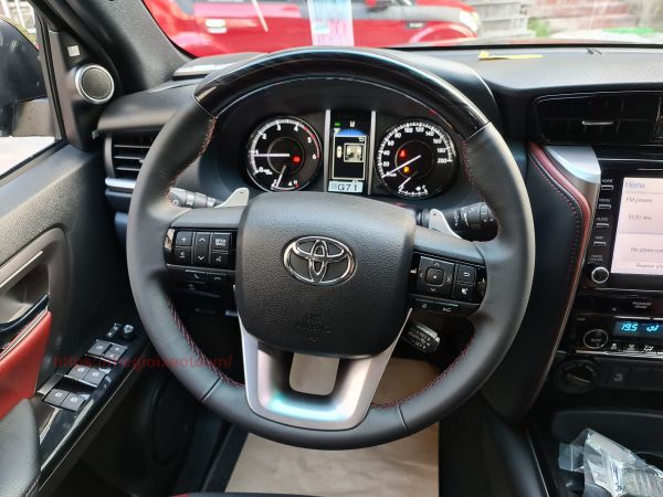 vô lăng toyota fortuner legender 2022