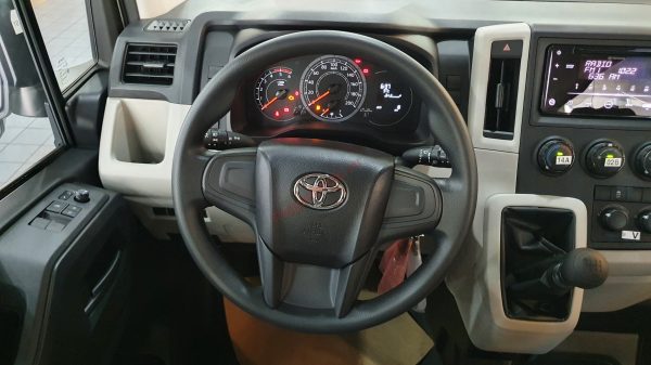 Vô lăng xe Toyota Hiace 2021