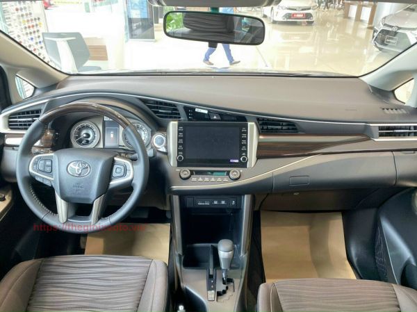 Nội thất Toyota Innova 2.0G 2022