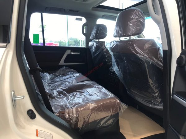 hàng ghế thứ 2 Toyota Land Cruiser 2021