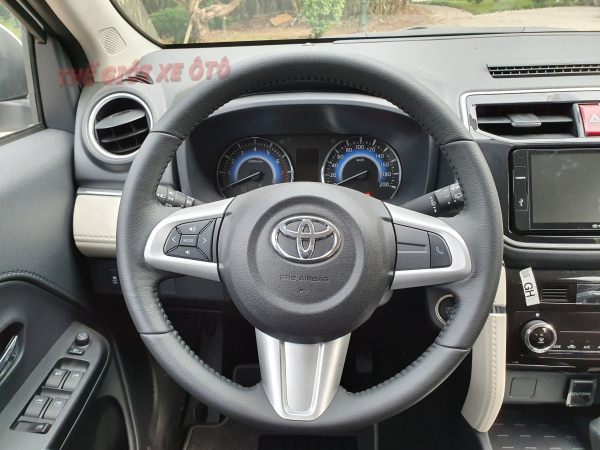 vô lăng xe toyota rush