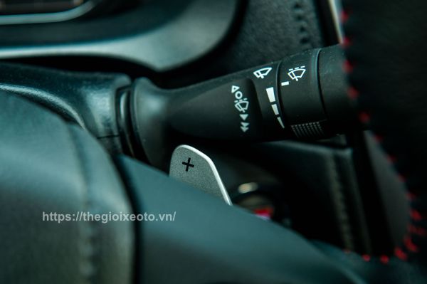 lẫy chuyển số trên vô lăng Vios GR-S 2021 bản thể thao