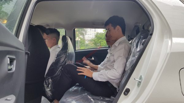 khoảng để chân hàng ghế thứ 2 Wigo 2022