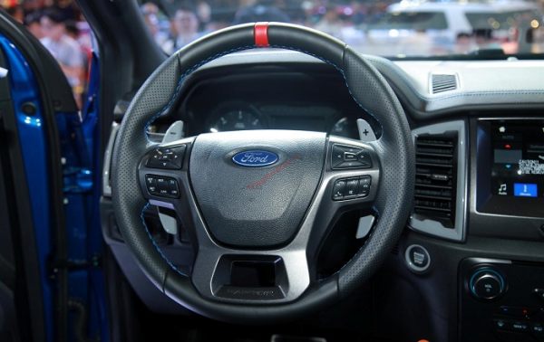 vô lăng Bán tải Ford Ranger Raptor 2021