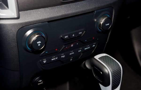 hê thống điều hòa Ford Ranger Raptor
