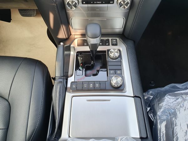 hộp số toyota land cruiser 2021