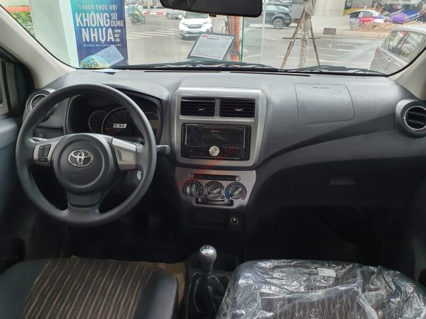 bảng taplo xe toyota wigo