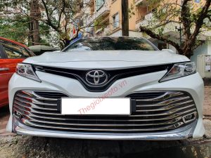 Ốp trang trí lưới tản nhiệt mạ crom toyota camry