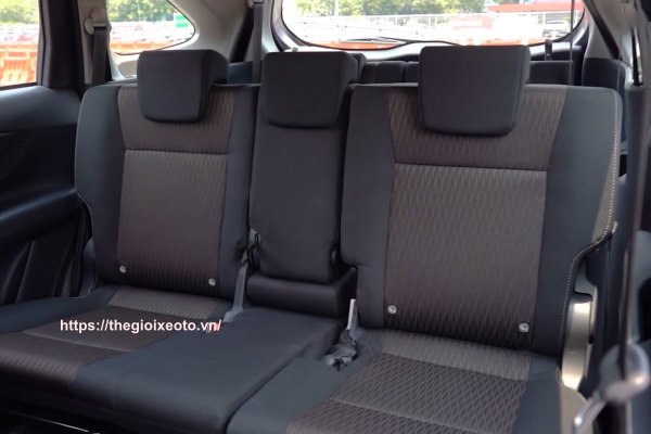 hàng ghế thứ 2 Toyota Avanza 2023