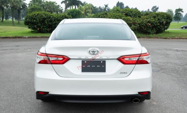 Toyota Camry 2020 màu trắng ngọc trai