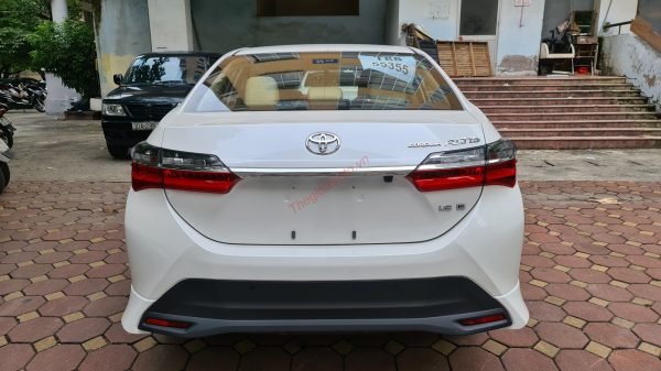 Phần đuôi xe Corolla Altis 2022