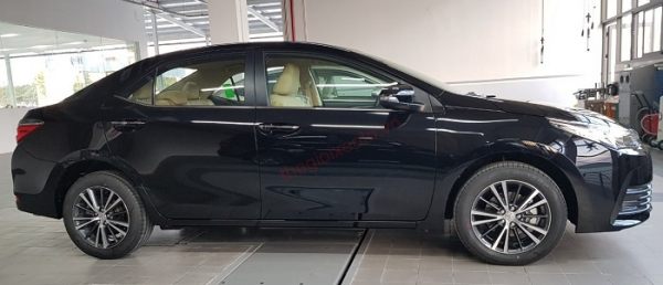 thân xe Toyota Altis 2020