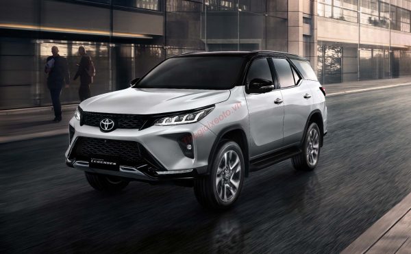 Chi tiết Toyota Fortuner 2021 tại đại lý cao nhất 1434 tỷ đồng