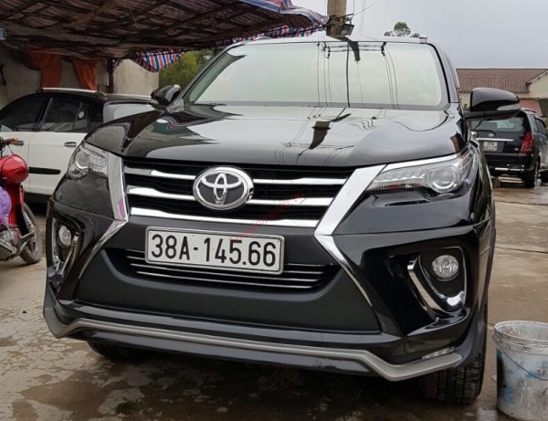 mặt ca lăng của bộ body kit lexus ativus độ cho fortuner