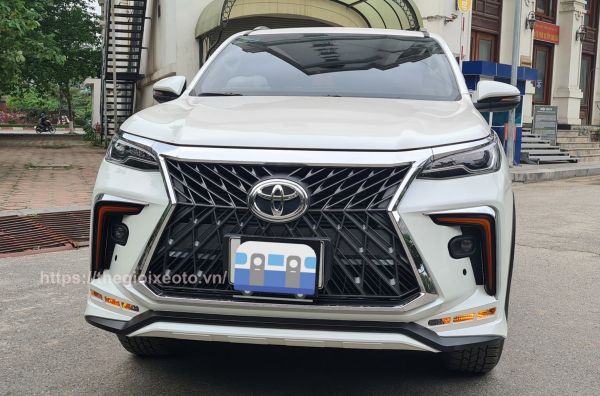 mặt ca lăng Fortuner 2021 độ Lexus LX570