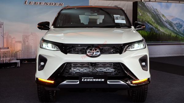 đầu xe  toyota fortuner legender 2023