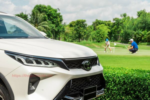 cụm đèn pha toyota fortuner legender 2022