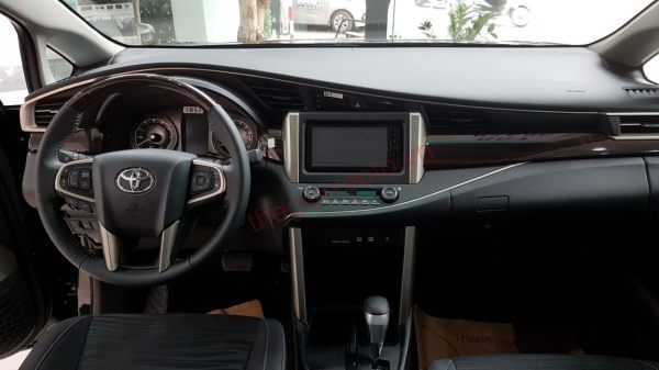 Nội thất Toyota Innova Venturer