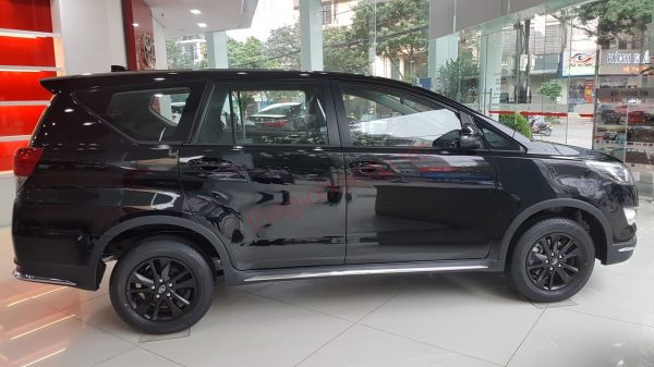 Ngoại thất Toyota Innova Venturer