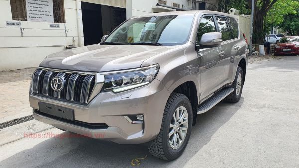 Đánh giá xe Toyota Land Cruiser Prado 2021