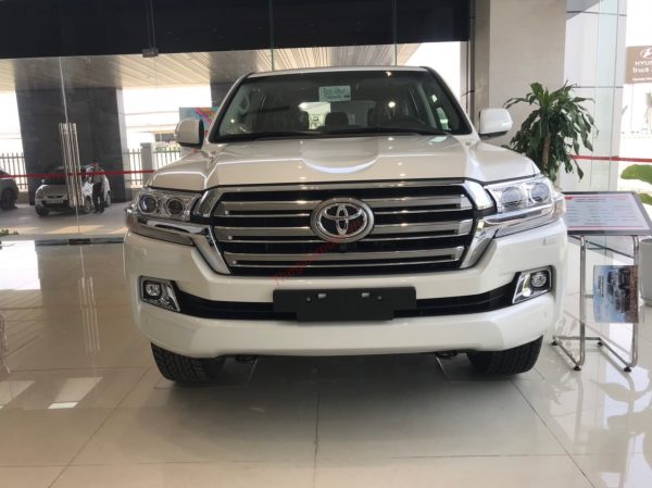 đầu xe Toyota Land Cruiser 2021