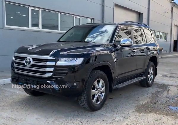 Land Cruiser 3.5L V6 Turbo 2022 màu đen