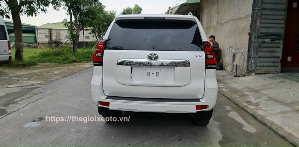 Đuôi xe Land Cruiser Prado 2023