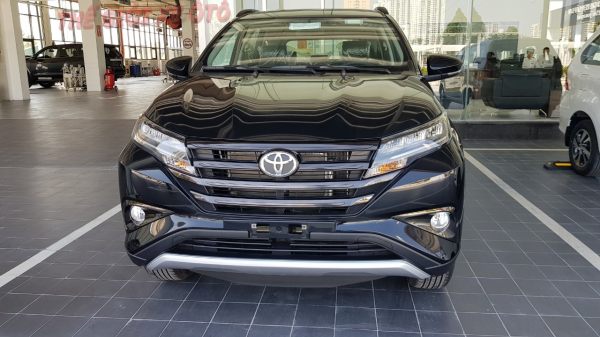 thiết kế đầu xe Toyota Rush