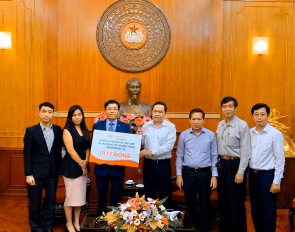 Toyota Việt Nam ủng hộ 10 tỷ đồng phòng dịch Covid-19