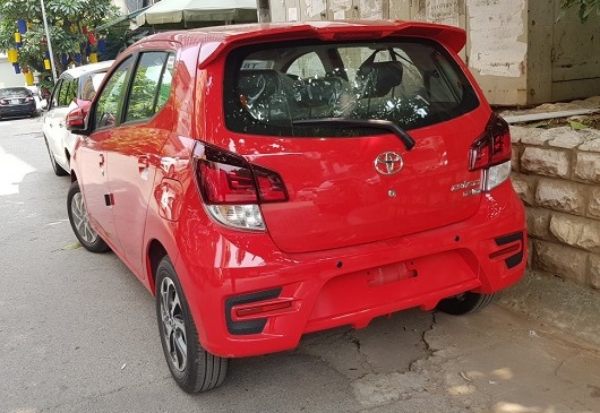 đuôi xe toyota wigo