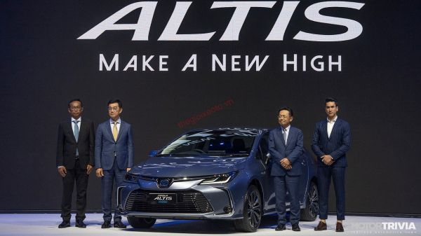 Ra mắt Toyota Corolla Altis mới bản hybrid đắt nhất 860 triệu đồng   ÔtôXe máy  Vietnam VietnamPlus