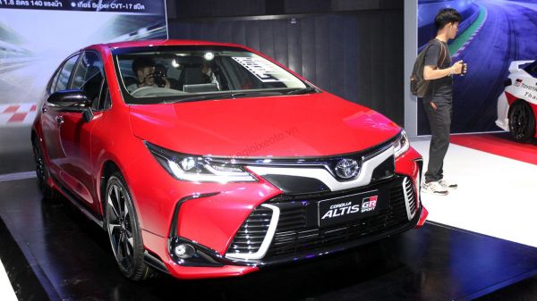 Hình ảnh thực tế Toyota Corolla Altis 2020 nhập khẩu Thái Lan.