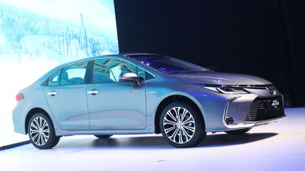 Hình ảnh thực tế Toyota Corolla Altis 2020