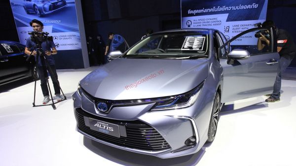 Hình ảnh thực tế Toyota Corolla Altis 2020