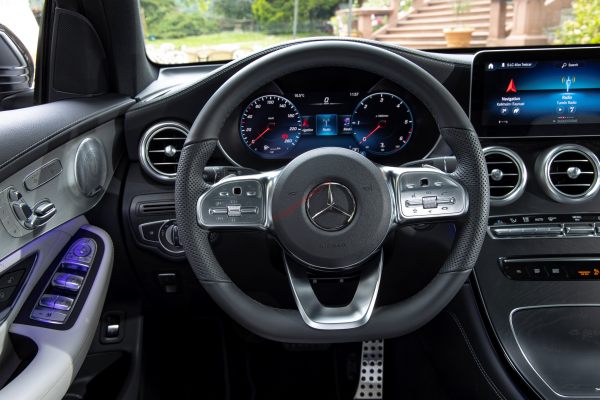 vô lăng Mercedes GLC 300 2021