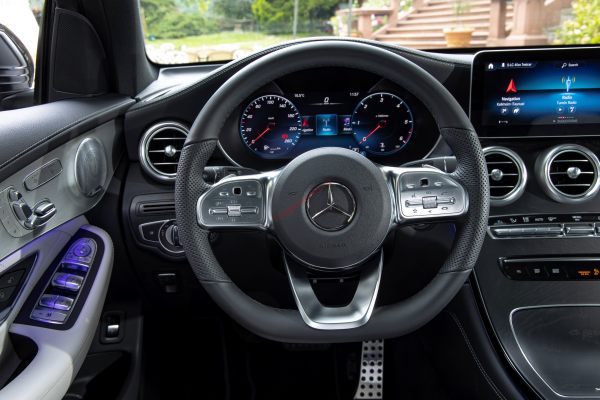 vô lăng Mercedes GLC 300 2021