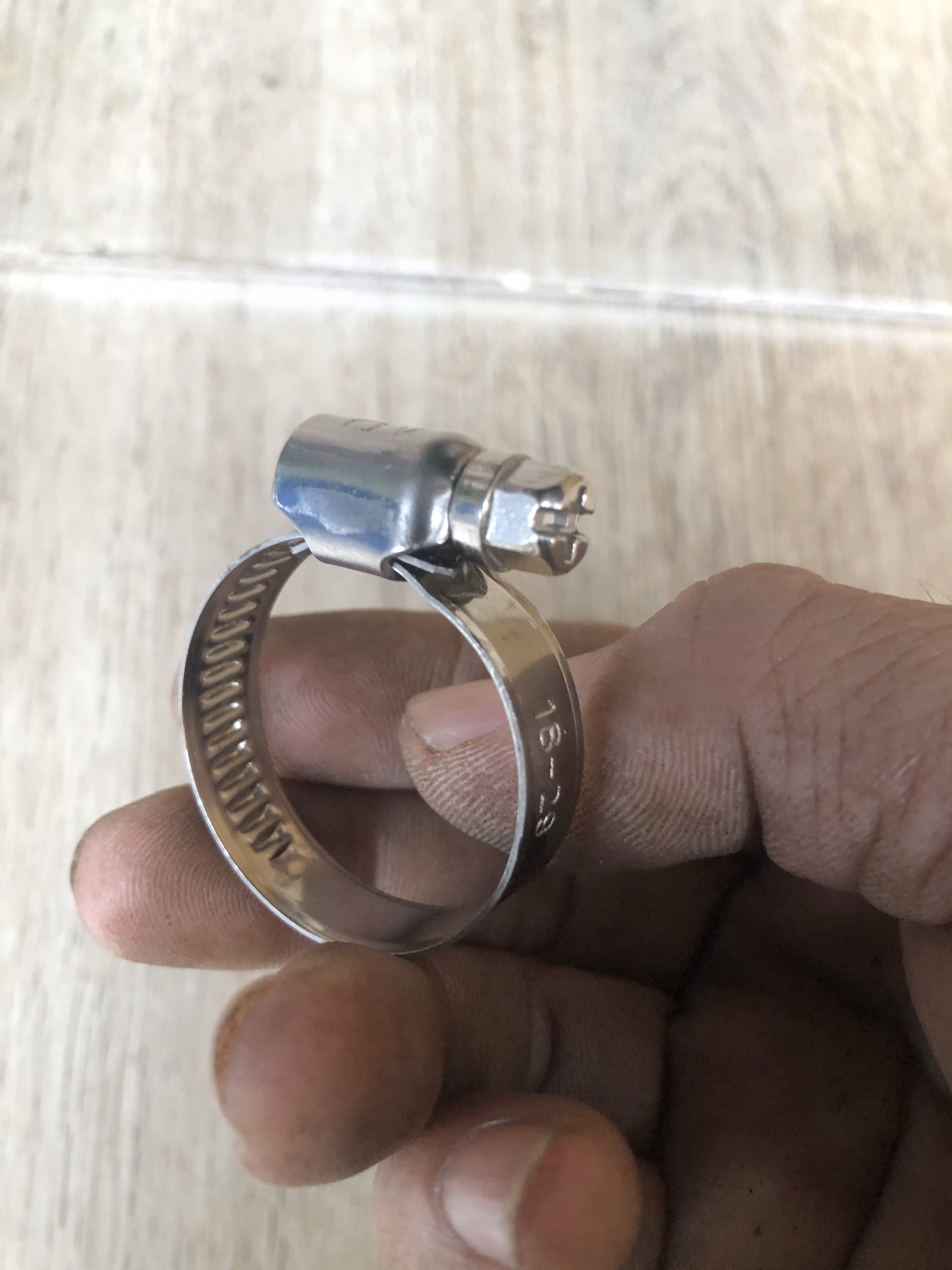 Đai siết inox răng nổi (loại vặn vít siết siêu chắc )