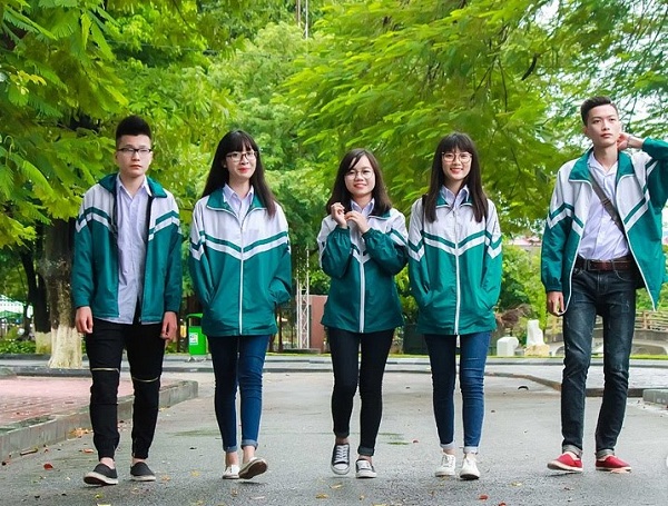 Mẹo chọn vải khi đặt xưởng may áo khoác đồng phục