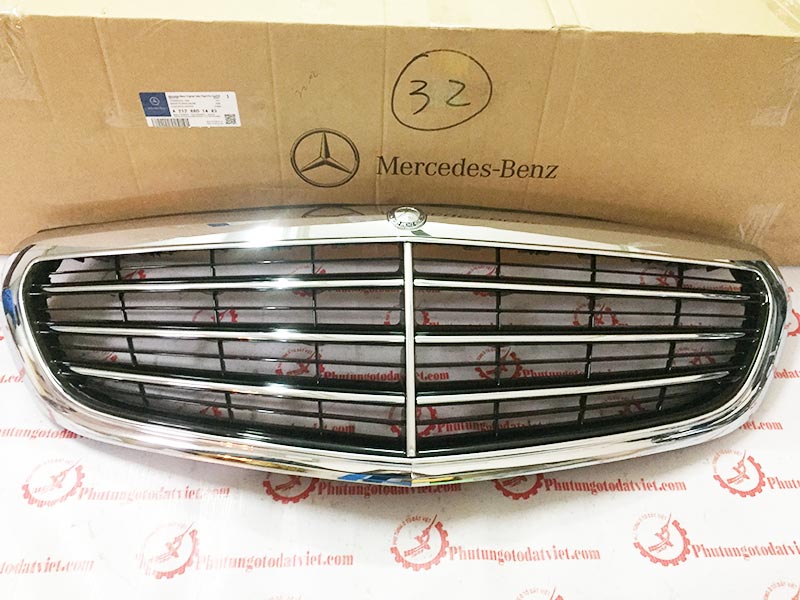 Mặt ca lăng Mercedes E350 E550 - 2128801483