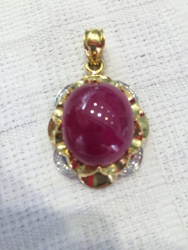 Mặt dây chuyền Ruby